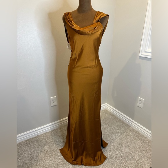 FAME and PARTNERS Francois Bronze Gown - Picture 3 of 13